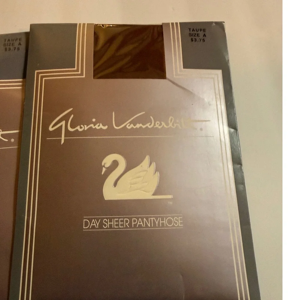 Gloria Vanderbilt vintage gloria